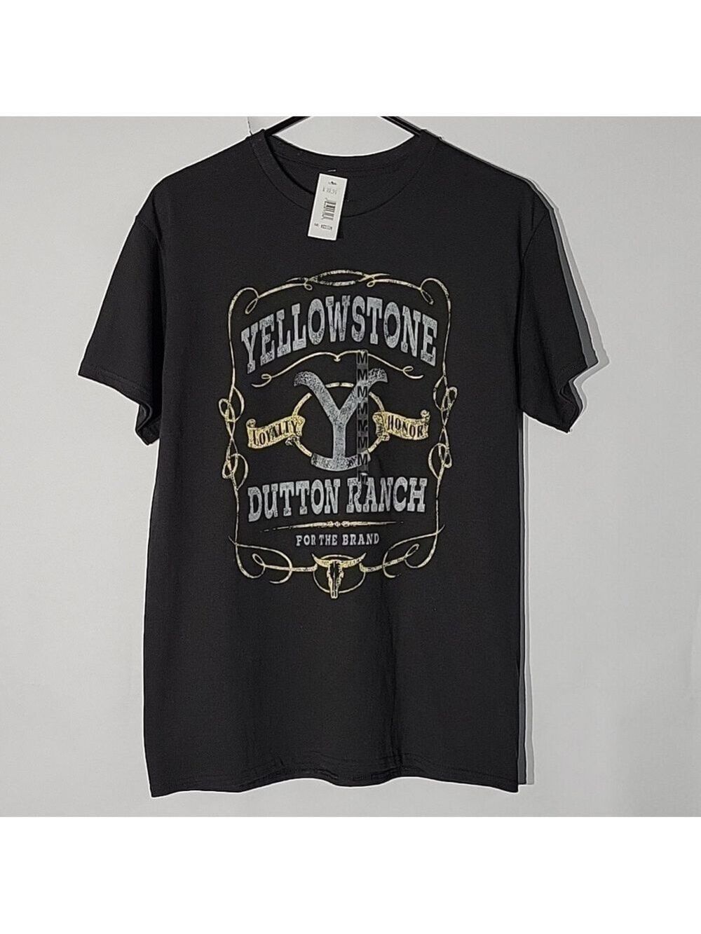NWT Black Weathered Yellowstone Dutton Ranch T-Shirt, Size Medium